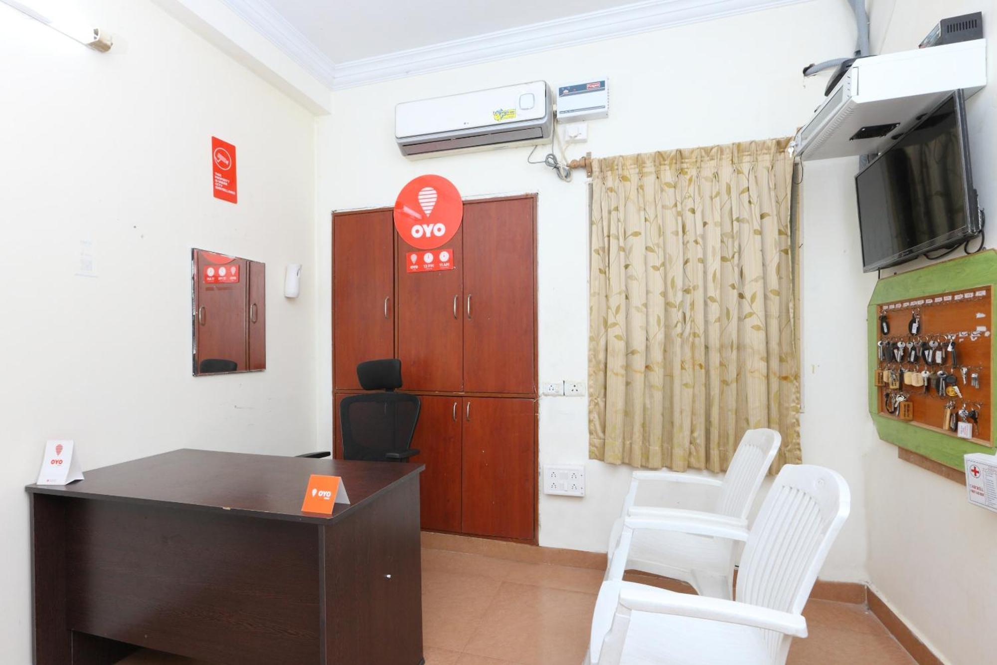 Hotel OYO 8355 Tranquil Nest à Chennai Extérieur photo
