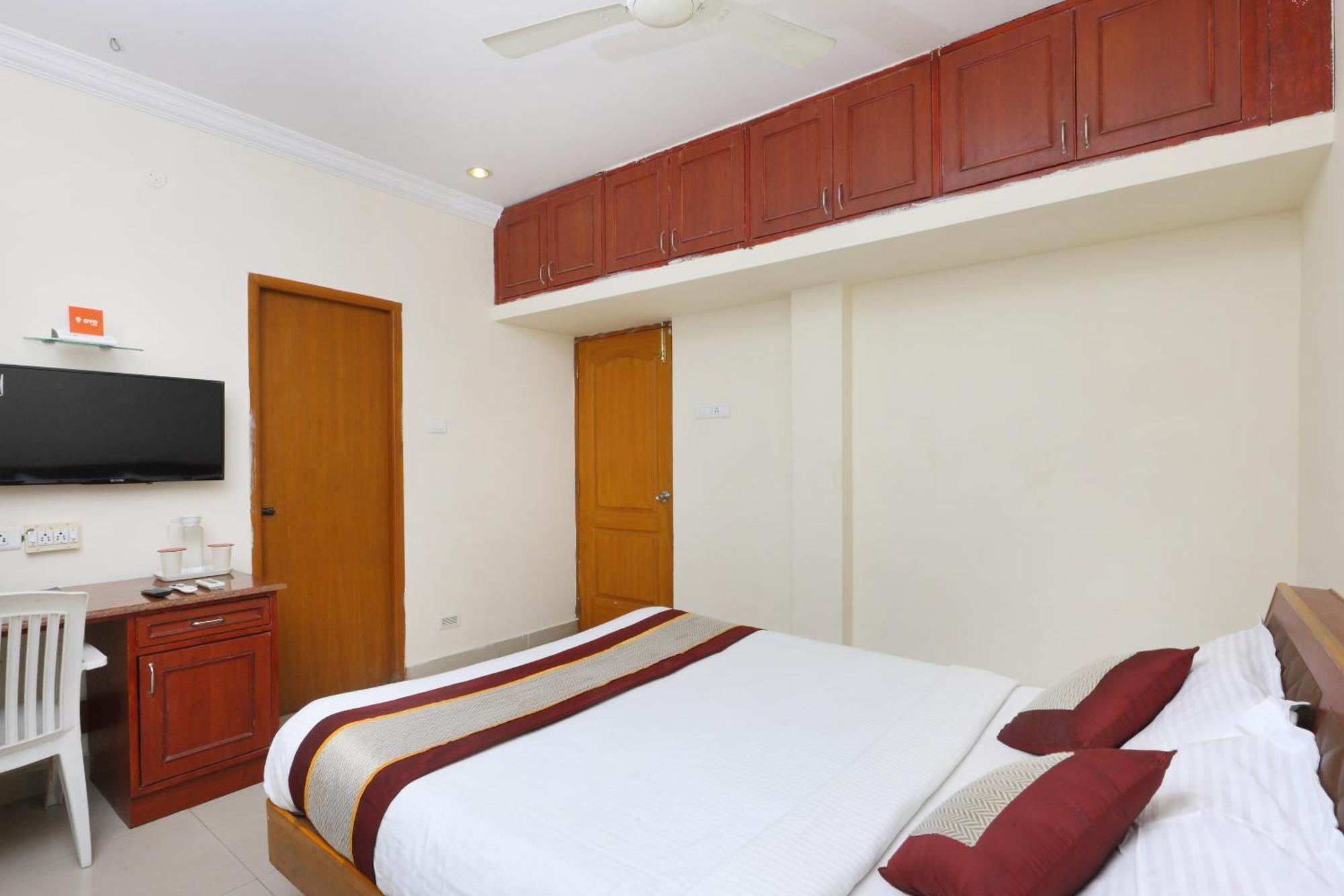 Hotel OYO 8355 Tranquil Nest à Chennai Extérieur photo