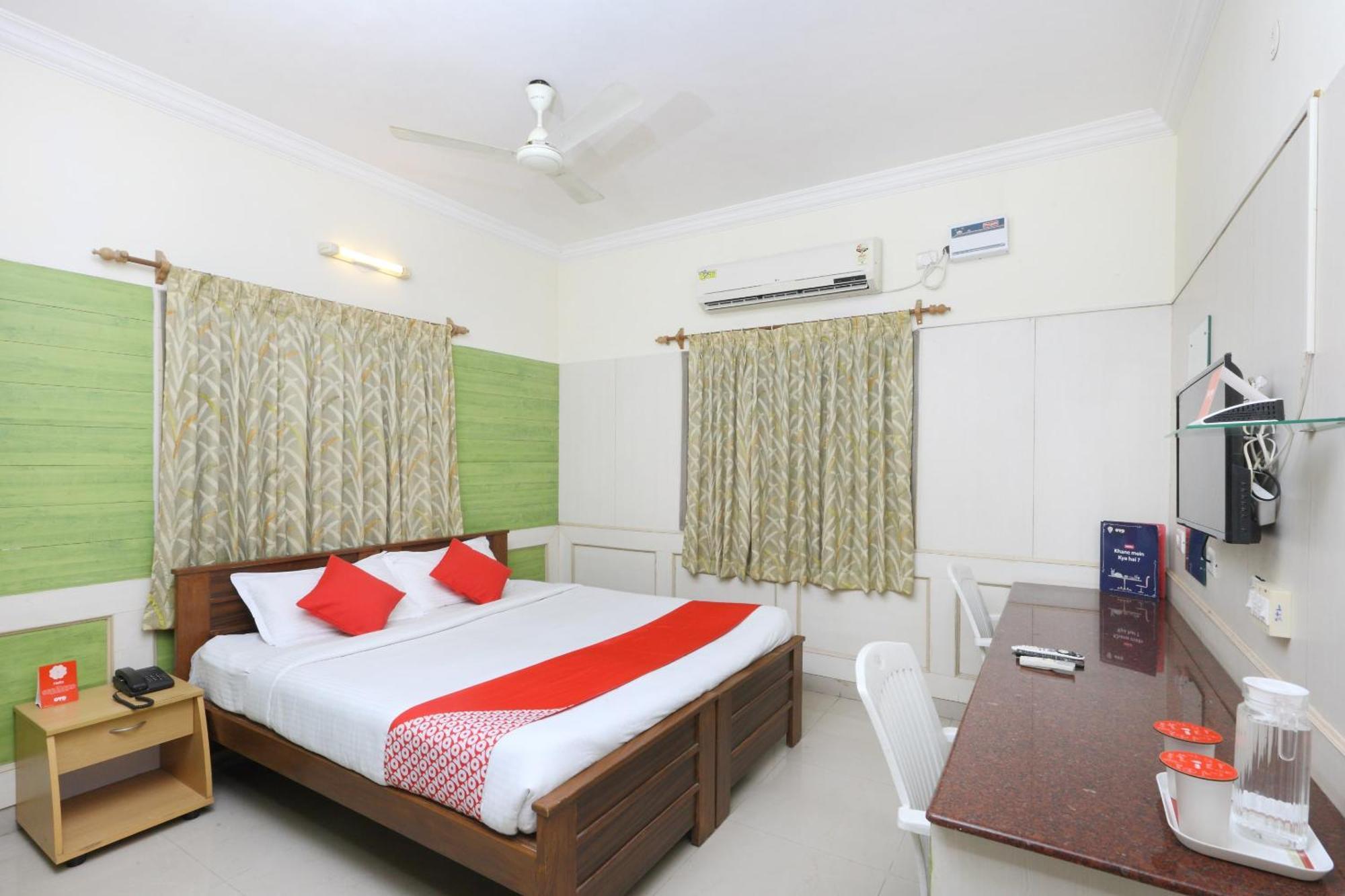 Hotel OYO 8355 Tranquil Nest à Chennai Extérieur photo